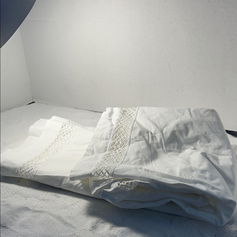Elegant White Pillow and Sham Restoration Hardware 25 inch Set of 2